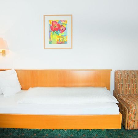 Hotel Zum Hirsch Wertingen 객실 사진