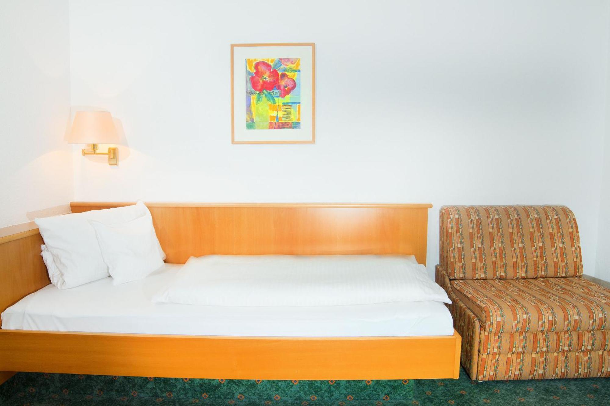 Hotel Zum Hirsch Wertingen 객실 사진