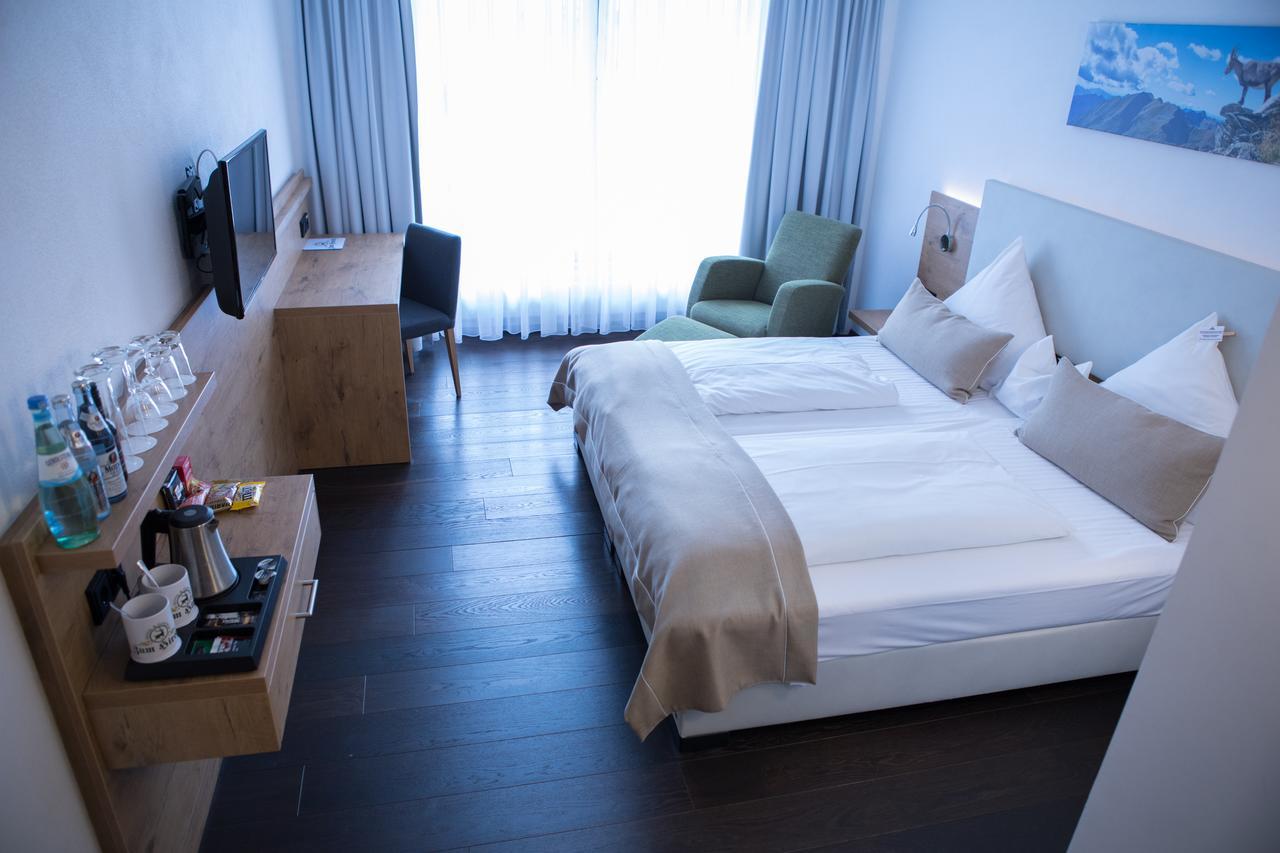 Hotel Zum Hirsch Wertingen 외부 사진