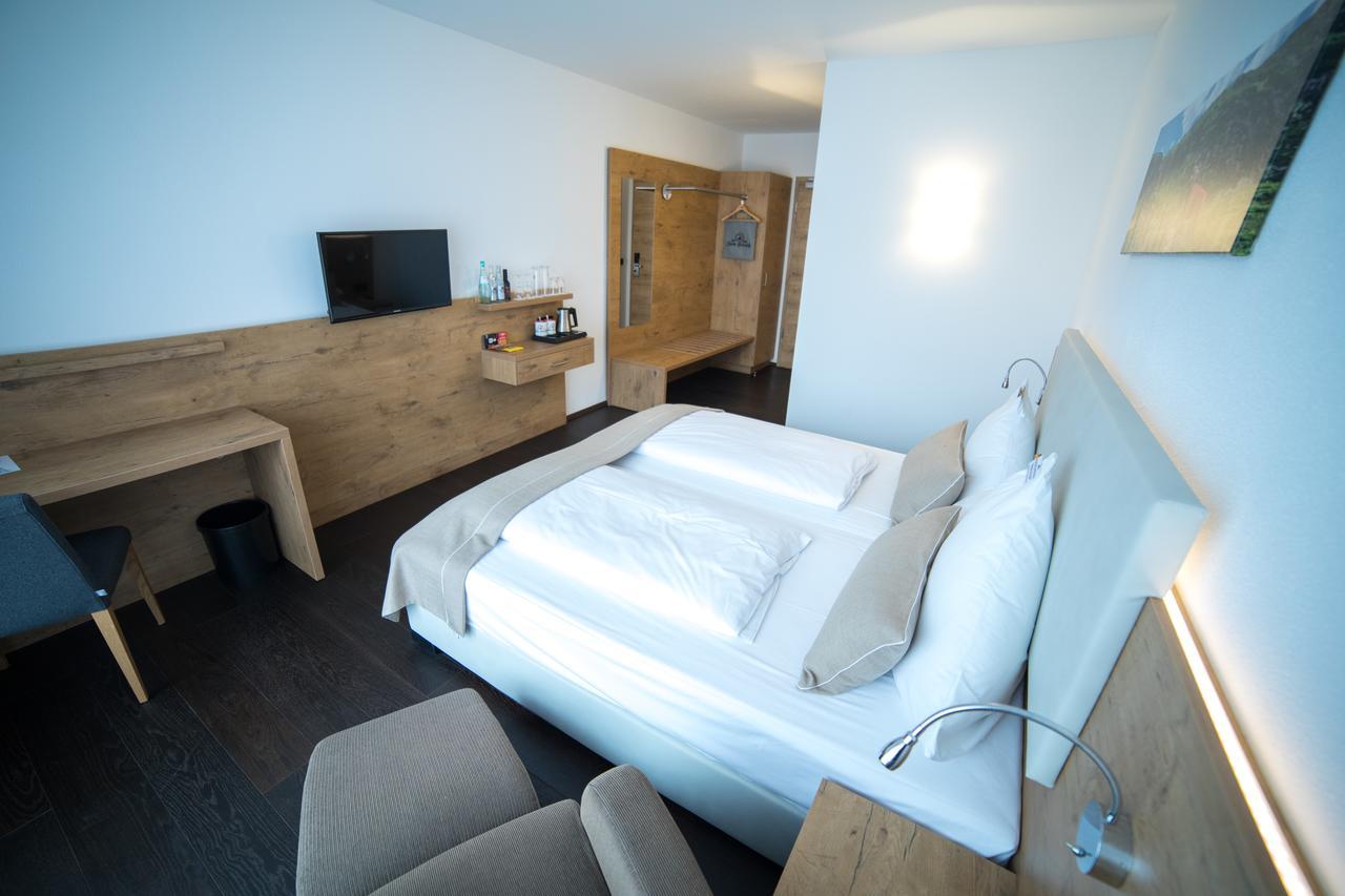 Hotel Zum Hirsch Wertingen 외부 사진