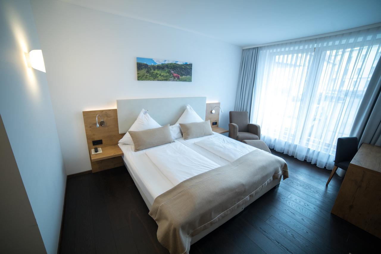 Hotel Zum Hirsch Wertingen 외부 사진
