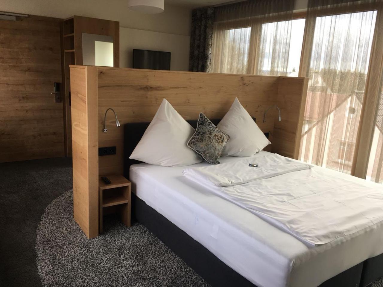 Hotel Zum Hirsch Wertingen 외부 사진