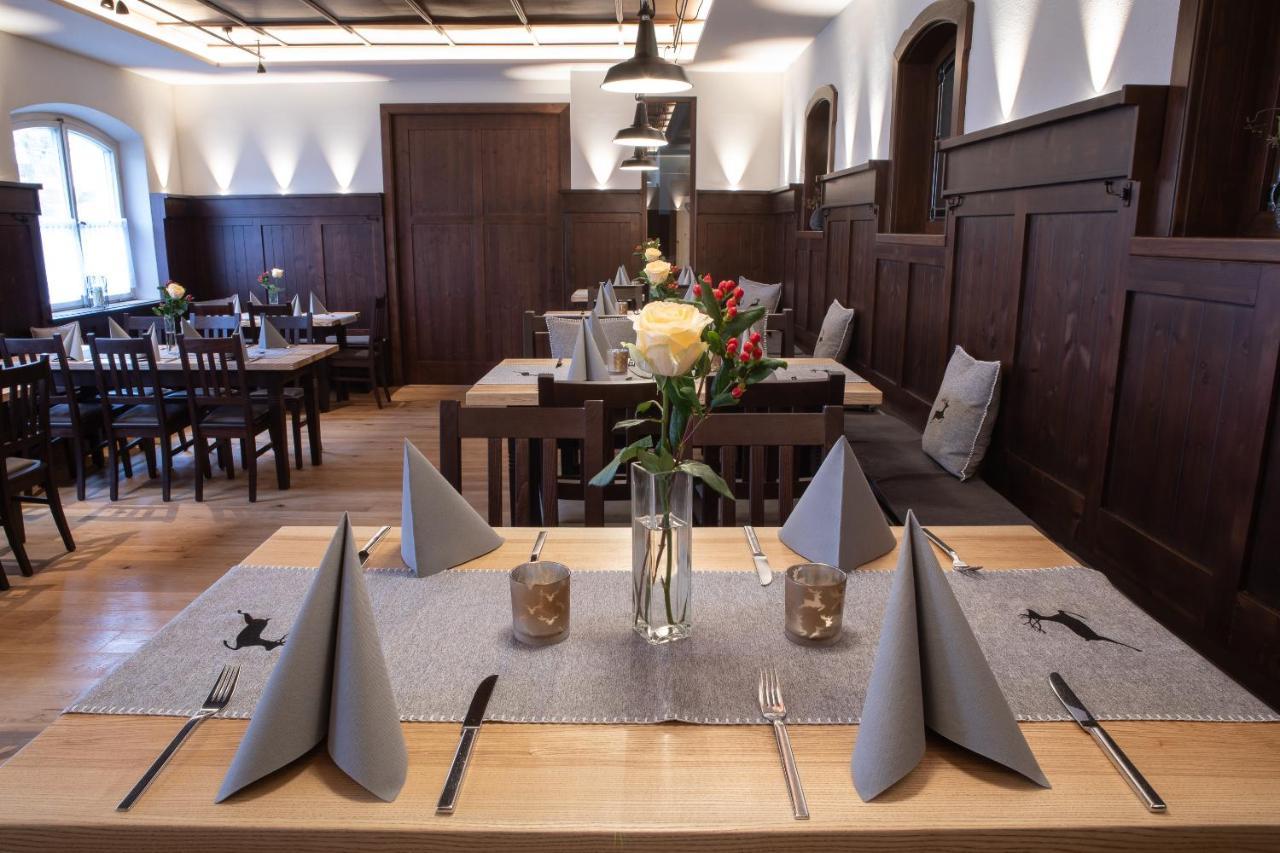 Hotel Zum Hirsch Wertingen 외부 사진